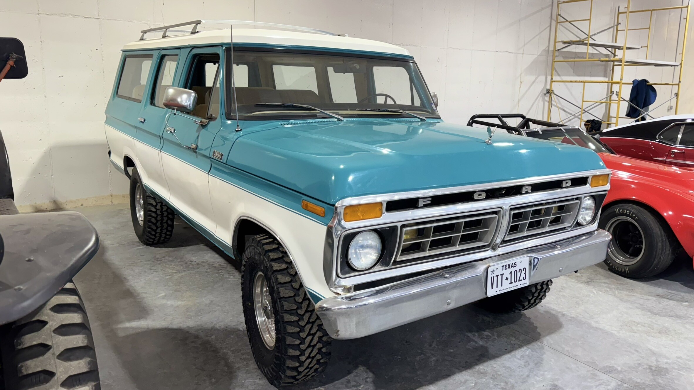 B200